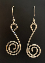 Load image into Gallery viewer, New ! Tania Snihur silver sculptural earrings