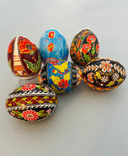 Load image into Gallery viewer, Pysanky hen eggs with floral patterns , assorted