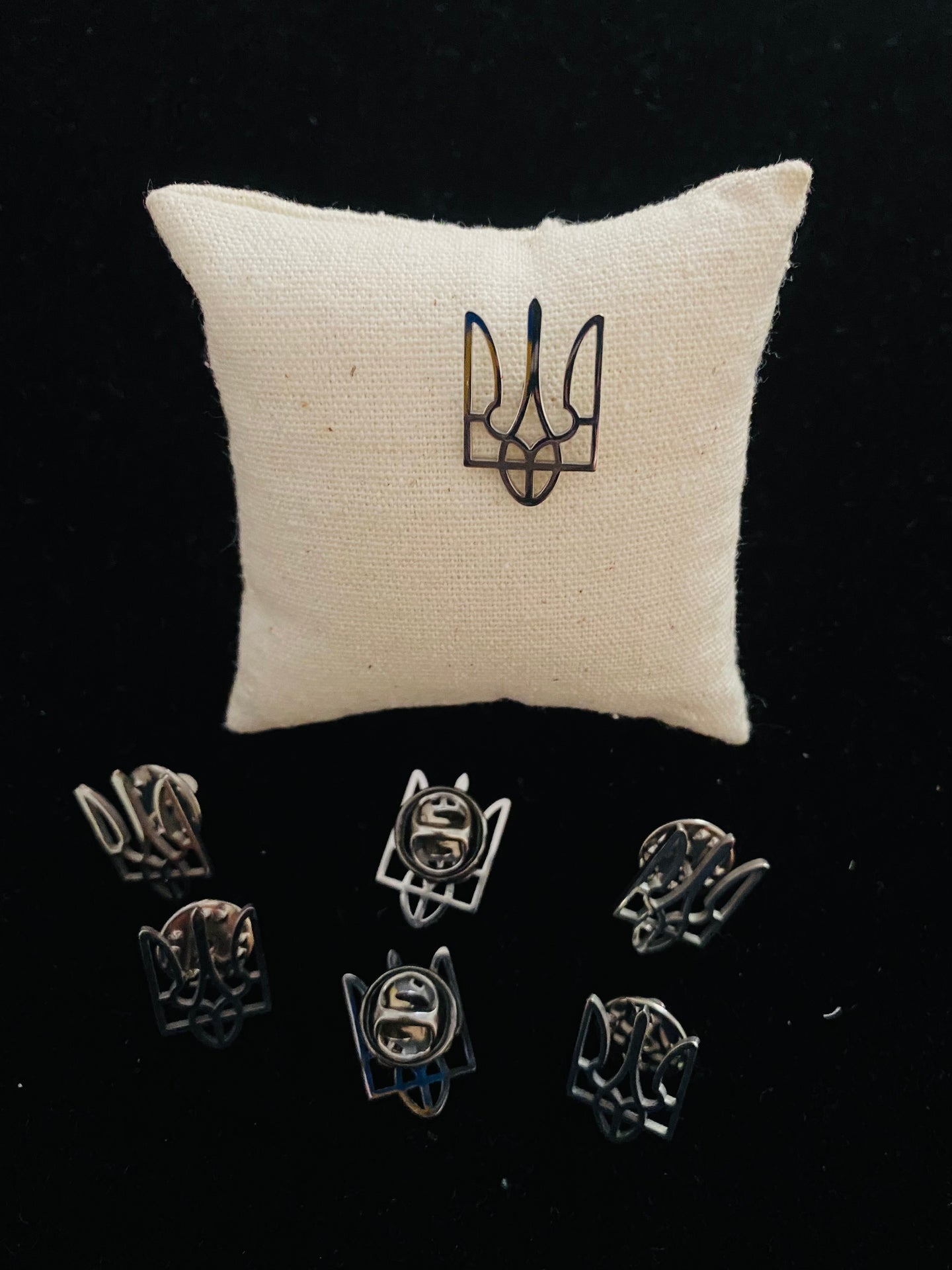 Ukrainian Tryzub pin