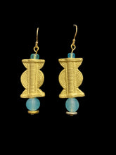 Load image into Gallery viewer, New! Tania Snihur gold sculptural wire earrings
