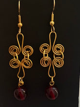 Load image into Gallery viewer, New! Tania Snihur gold sculptural wire earrings
