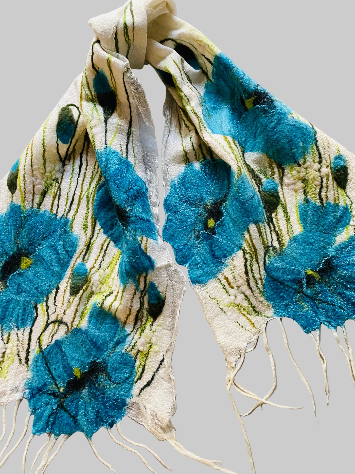 Nina Lapchyk  Nona white felt with turquoise Maky (poppies)