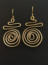 Load image into Gallery viewer, New! Tania Snihur gold sculptural wire earrings

