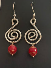 Load image into Gallery viewer, New ! Tania Snihur silver sculptural earrings
