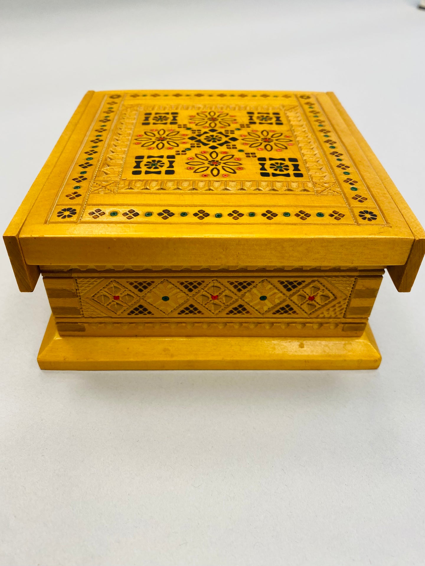 Wooden carved square Cassetka  style#20