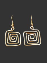 Load image into Gallery viewer, New! Tania Snihur gold sculptural wire earrings
