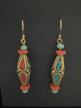 Load image into Gallery viewer, New! Tania Snihur gold sculptural wire earrings
