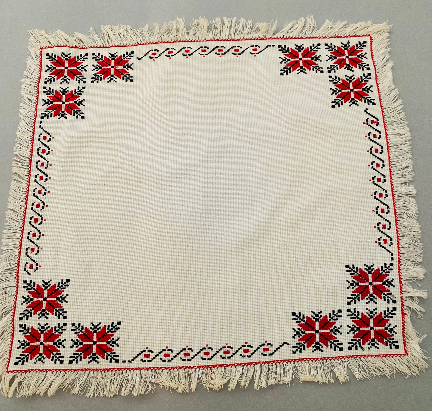 Embroidered cross stitch Vintage Servetka w/ fringe   16