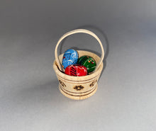 Load image into Gallery viewer, Mini basket with 3 pysanky
