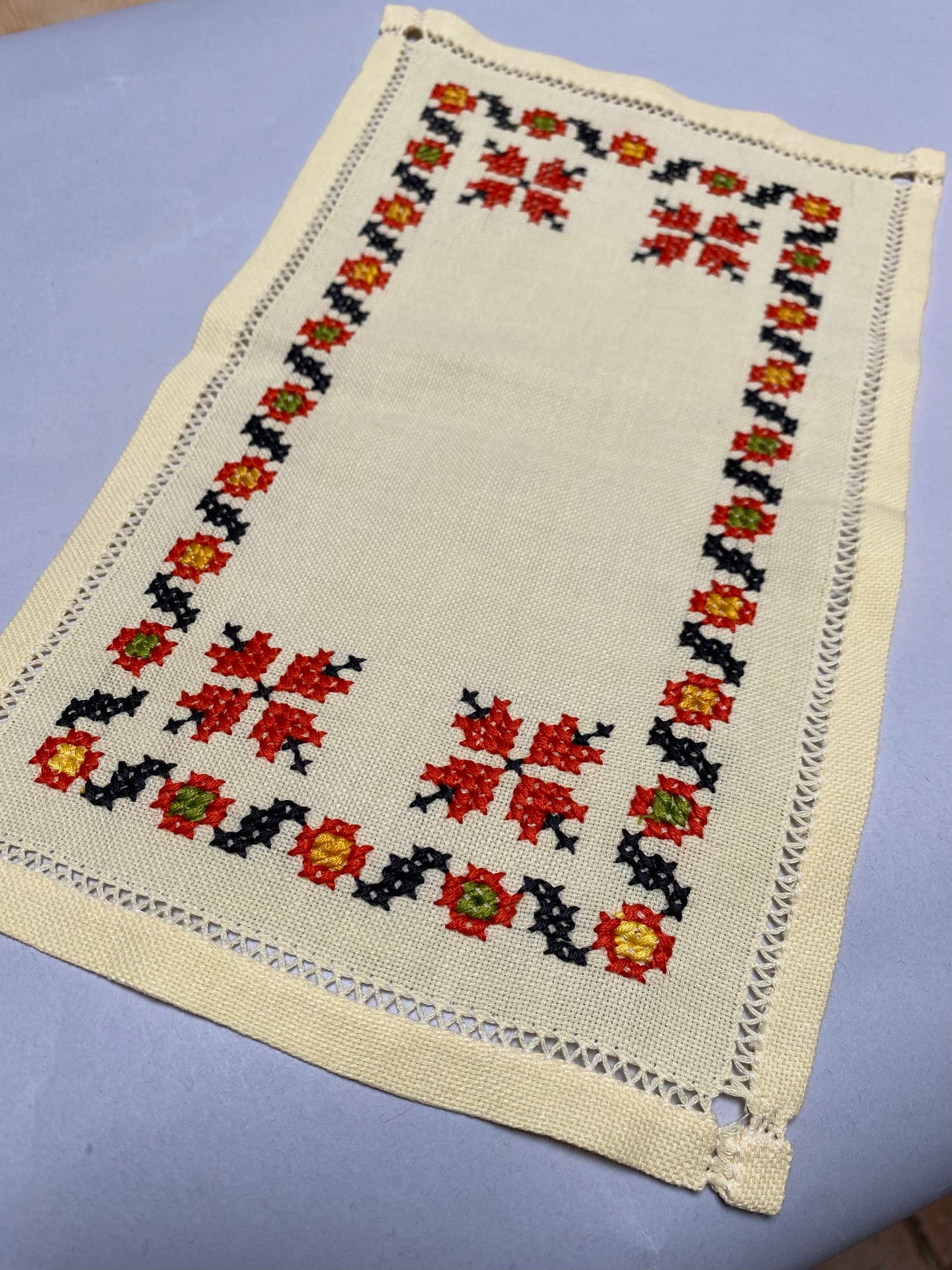 Rectangular Embroidered  Servetka    11 1/2
