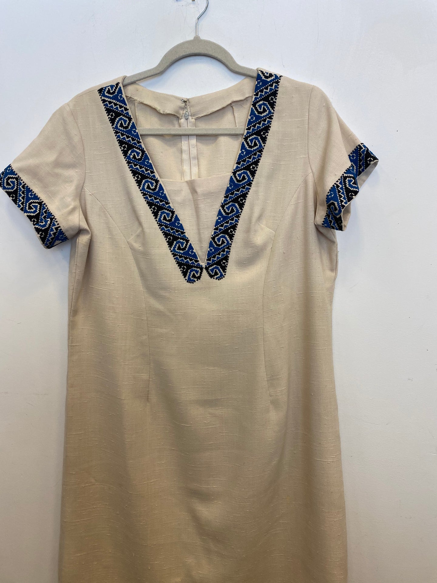 Vintage Womens Embroidered Dress   #125
